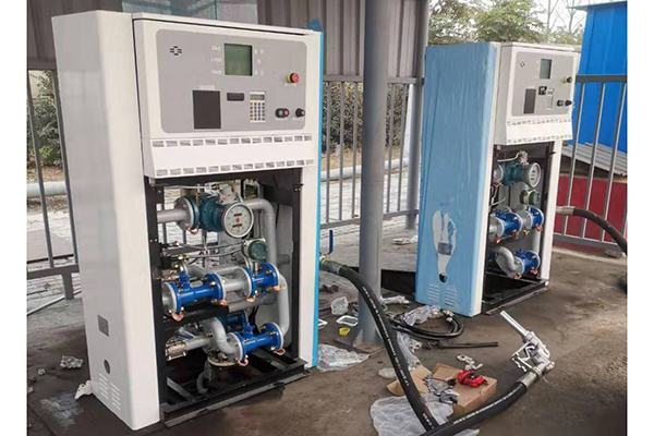燃油加油機